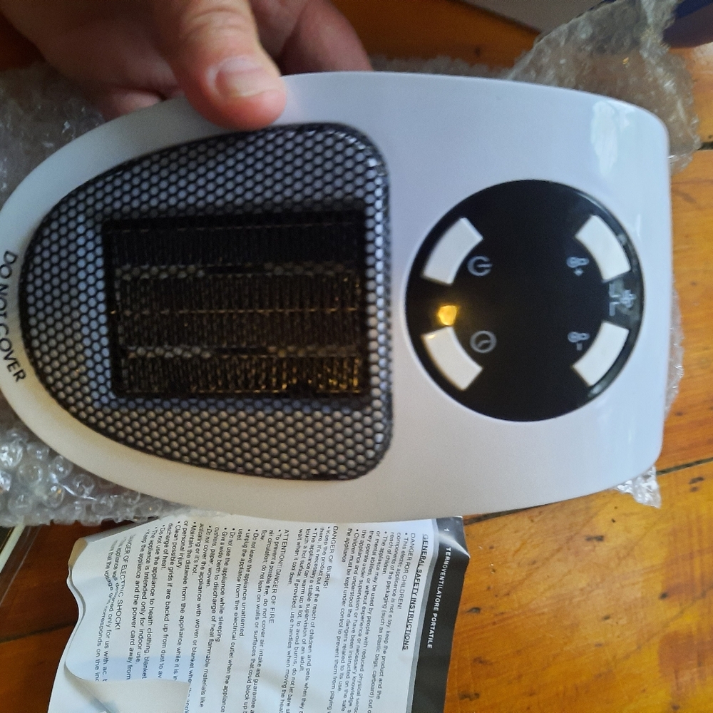 Portable wall plug in heater - Picture 4 of 7
